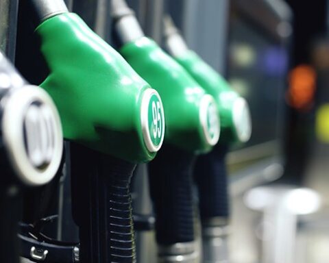 Gobierno mantiene sin variación precio de todos los combustibles