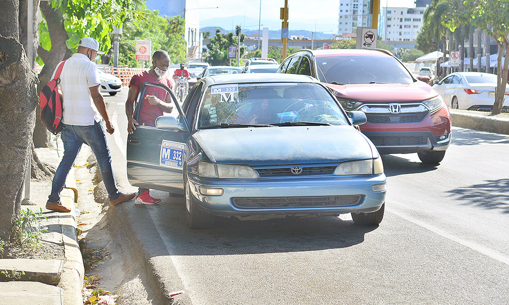 Government negotiates with carriers so that they do not raise passengers