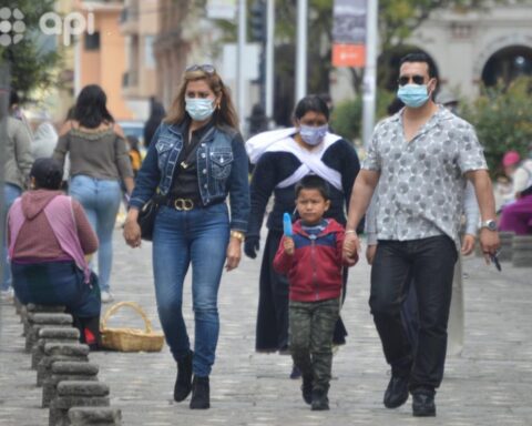 El mayor gasto de las familias no significa que se haya superado la crisis. Antes de la COVID-19 ya había estancamiento económico.