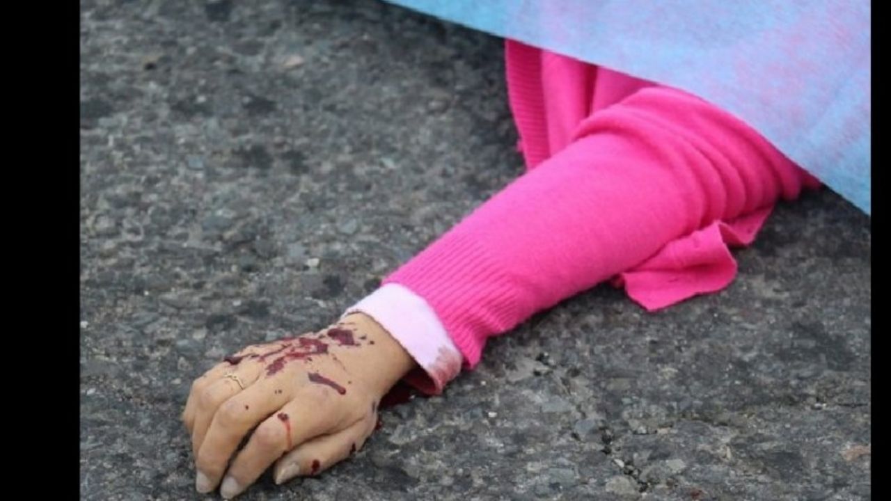 In El Alto, a woman strangled to death and her body appears abandoned on the street