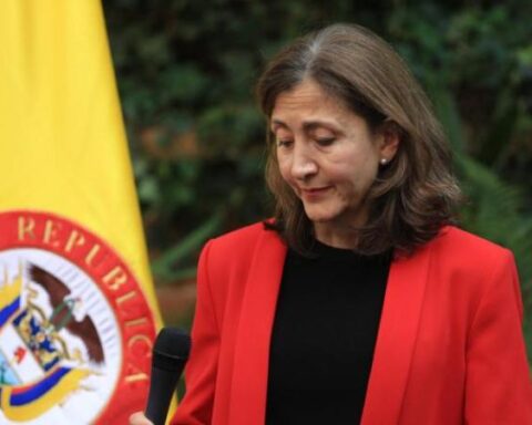 Ingrid Betancourt withdraws from the Esperanza Center Coliation