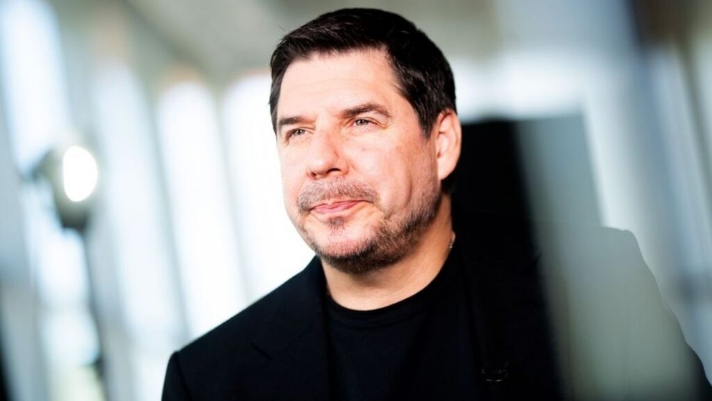 Marcelo Claure resigns as head of operations at Softbank