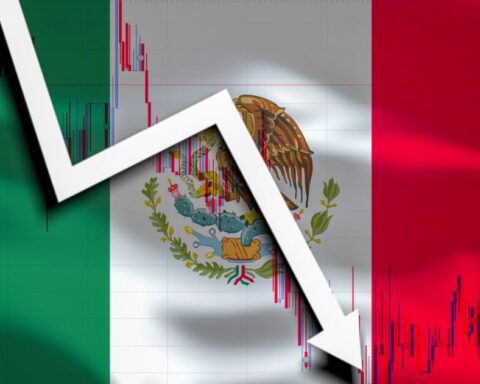 Mexico entered a technical recession, according to BofA, and expectations for 2022 fall