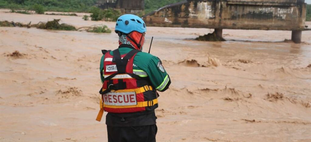 Municipalities are flooded because the banks of the rivers are deforested