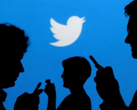 Nigeria lifts ban on using Twitter