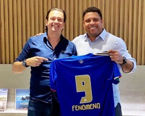 Ronaldo se estrena como dueño del Cruzeiro con una goleada