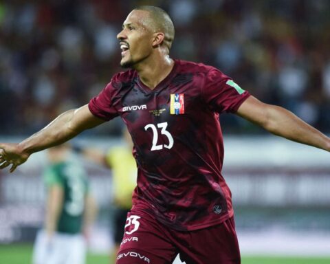 Salomón Rondón se supera