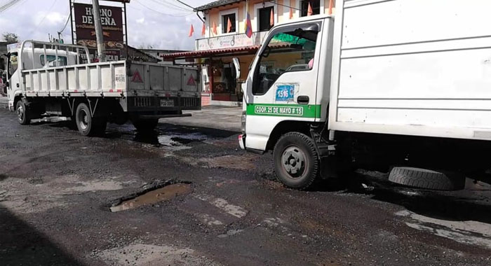 El mal estado de las vías en la provincia es una constante queja de la ciudadanía.