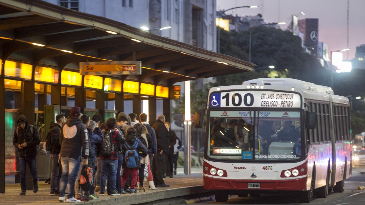 The Buenos Aires government yielded: bus drivers lift the night transport strike in the AMBA