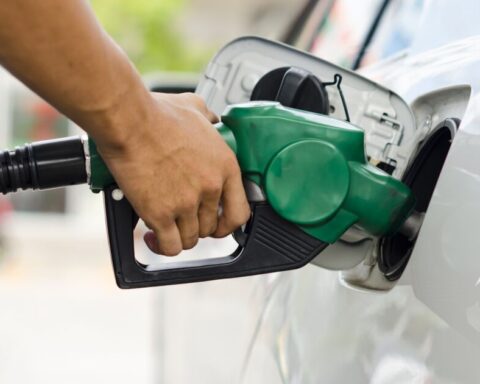 The IEPS tax on gasoline will have reductions of 59% and 31%