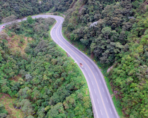 Por la carretera que une a la Sierra con la Costa circulan unos 12 mil vehículos a diario.