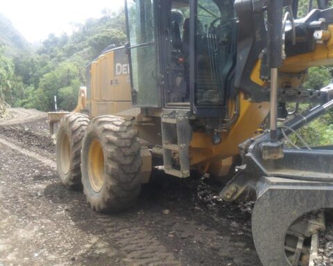 They threaten a businessman in Huancavelica and delay road maintenance