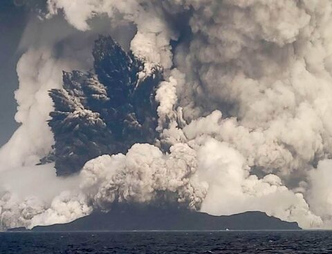 Two deaths in Peru and significant damage in the capital of Tonga due to the tsunami