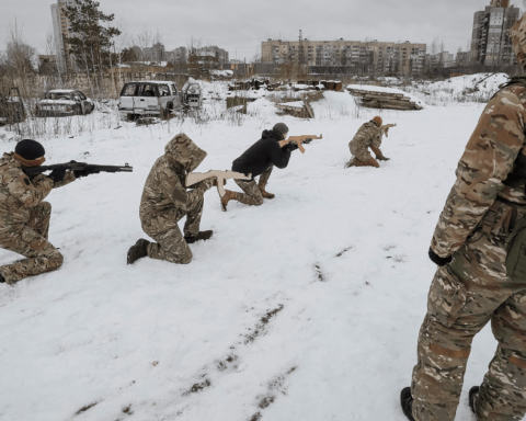 Ukraine urges Russia to dialogue and withdraw its troops from the border