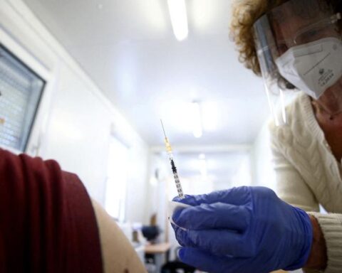 When should I get vaccinated if I got COVID-19?