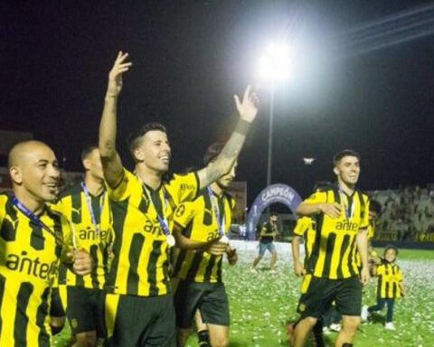 1-0: An own goal gives the Super Cup to Peñarol