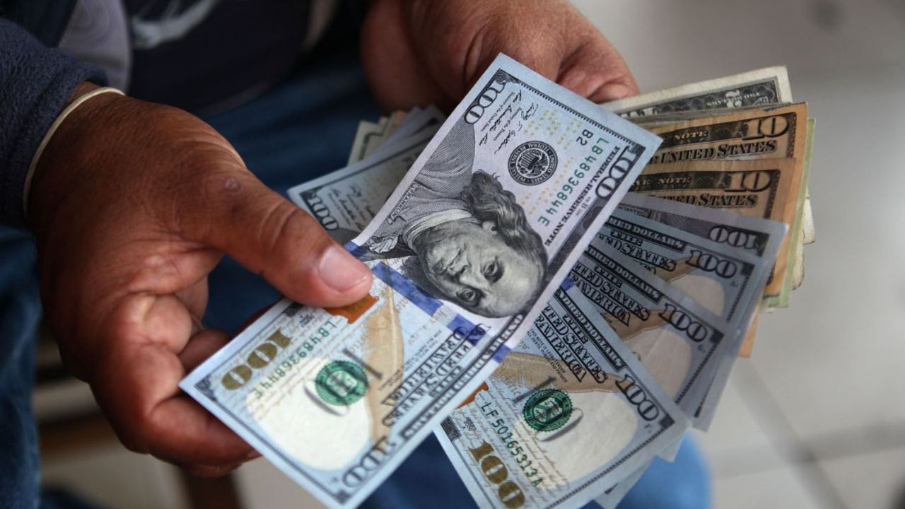 Dollar today: how much is the foreign currency trading for this Saturday, February 12