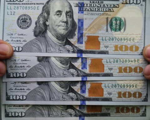 Dollar today: how much is the foreign currency trading for this Sunday, February 13