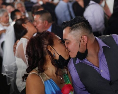 661 couples get married in Neza on Valentine's Day