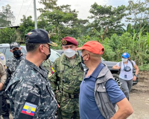 900 soldiers carry out an operation against illegal mining in the Amazon