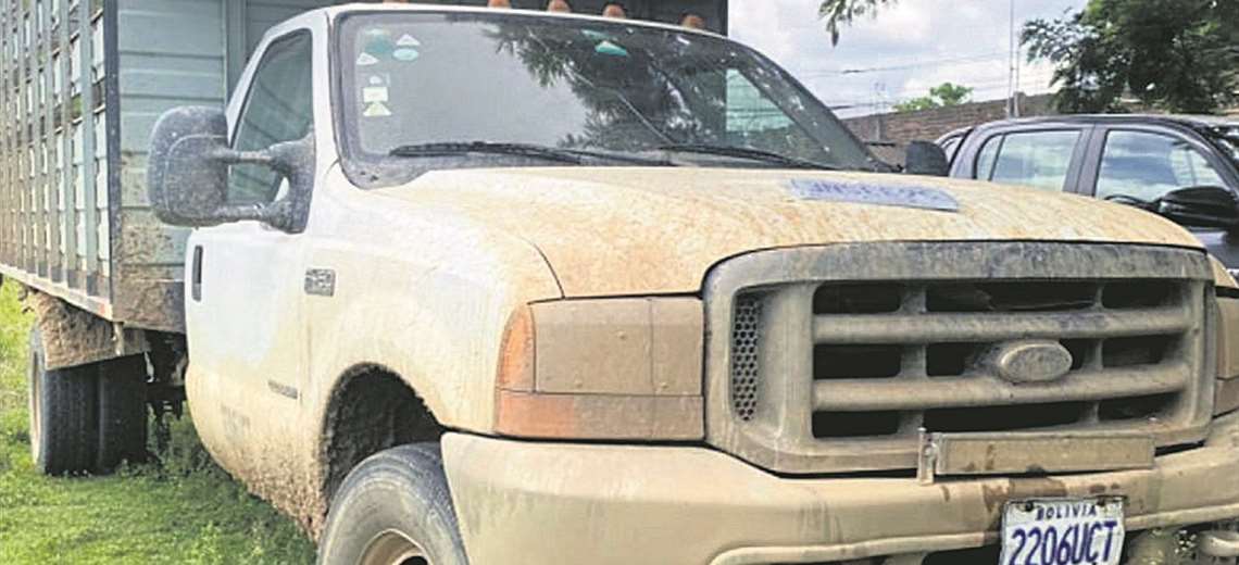 A lone driver was driving his truck with 300 kilos of cocaine