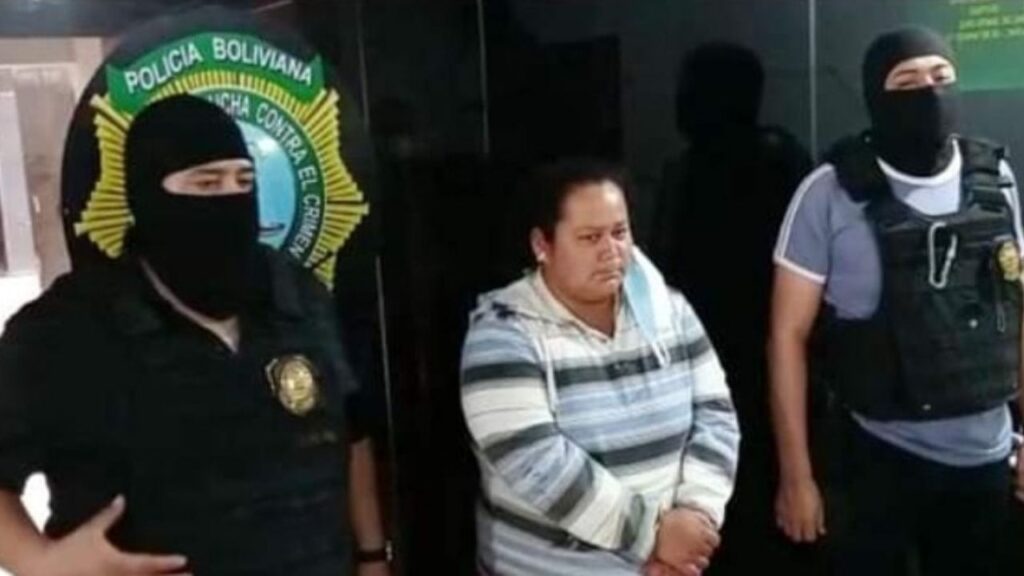 A woman who prostituted adolescents in Montero falls