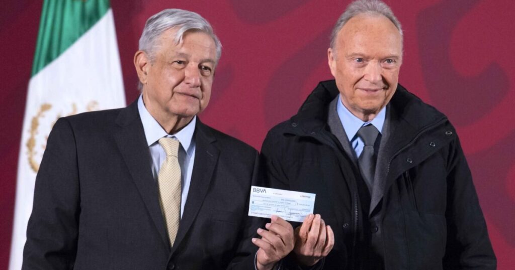 AMLO acknowledges that they returned 2,000 million pesos to the FGR "donated" for "raffle" of the airplane