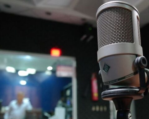 APU expresses "great concern" about the request of the Justice to raid Azul FM studios