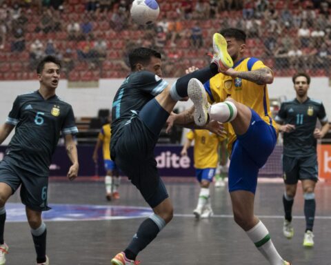 Argentina beats Brazil in futsal Copa America semifinals