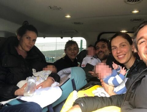 Argentine families and their babies by surrogate wombs arrived in Poland