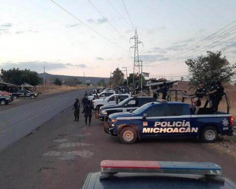 Armed command executes 17 people at a wake in Michoacán