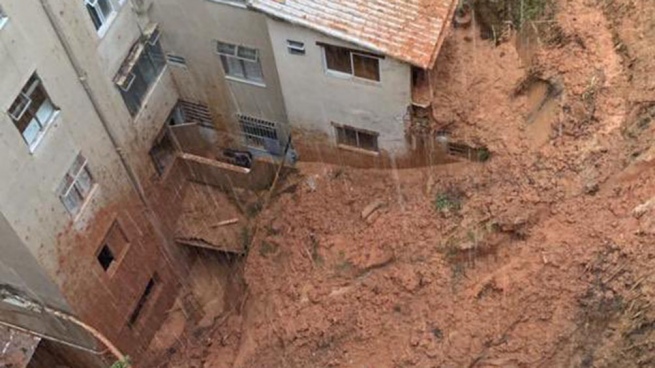 At least 6 dead from 49 avalanches in the city of Petrópolis, in the mountains of Rio de Janeiro