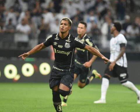 At the pace of Marcos Leonardo, Santos beats Corinthians at Paulista