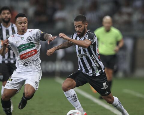 Atlético beats Athletic with controversial penalty and becomes leader in Mineiro