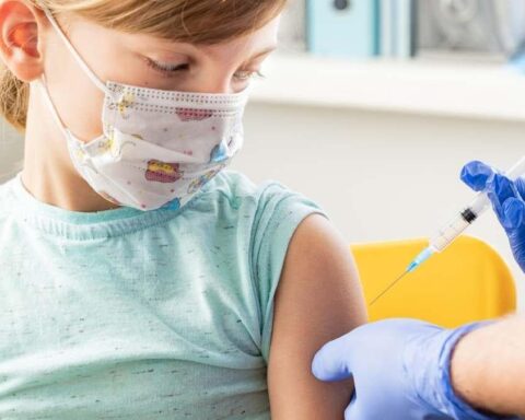 Autoridades inician hoy vacunación a menores