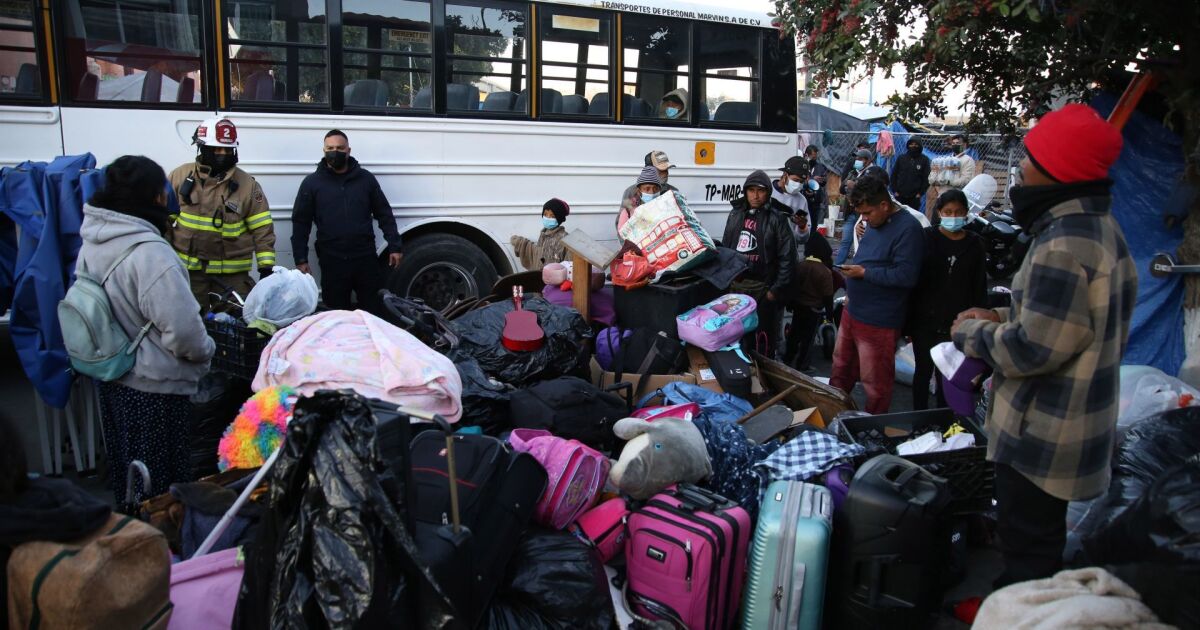 Authorities evict camp with hundreds of migrants in Tijuana