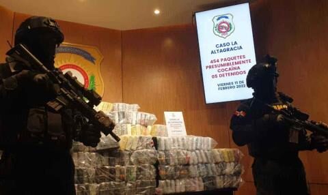 Authorities seize 454 drug packages and arrest five men in La Altagracia