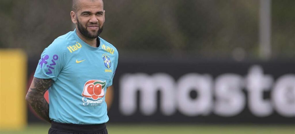 Barcelona rules out Dani Alves for the Europa League