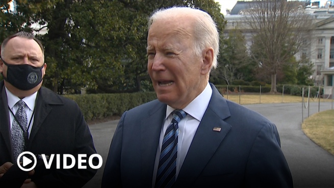 Biden insists that Russia will invade and Moscow expels a US diplomat