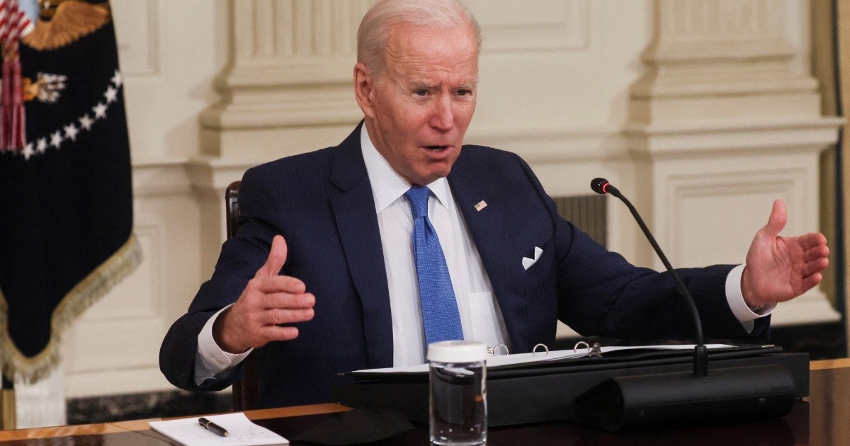 Biden warns Putin that the West is prepared to respond immediately after an invasion of Ukraine