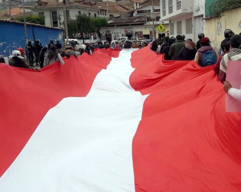 Blockade of the Mining Corridor: protesters arrive in Cusco and the regional governor is against their protest