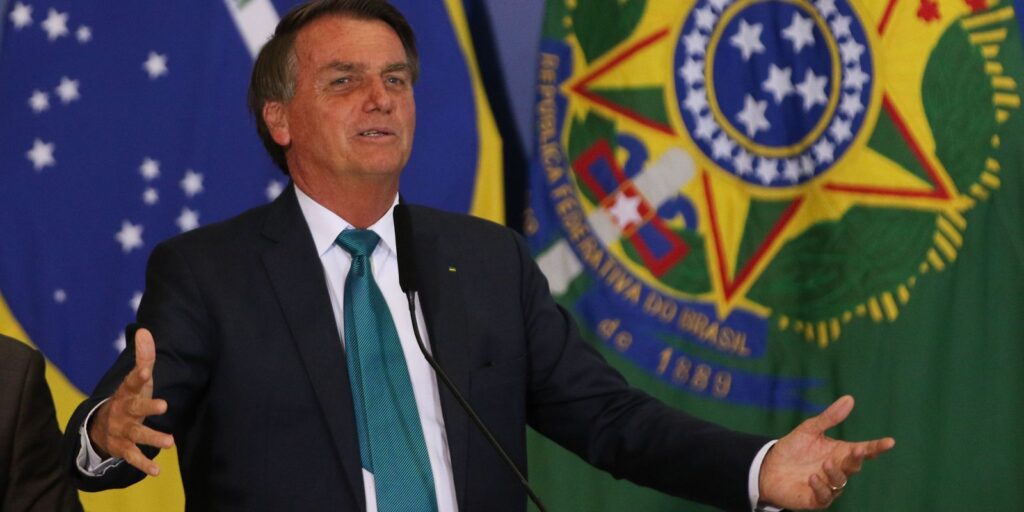 Bolsonaro meets with the President and Prime Minister of Hungary