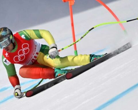 Breitfuss puts Bolivia 34th in alpine skiing at the Winter Olympics