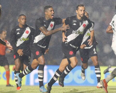 Carioca: with Nenê top scorer, Vasco defeats Portuguesa and becomes leader