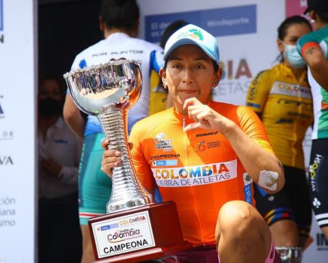 La ciclista ecuatoriana Miryam Núñez se recupera del accidente del que fue víctima.