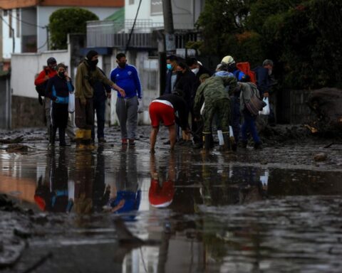 Entry to the flood zone in Quito will require a safe conduct