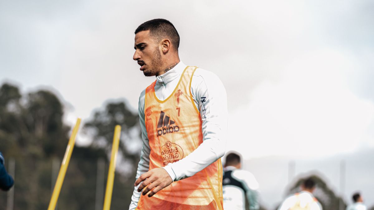 El delantero brasileño Thiago Galhardo, durante un entrenamiento del Celta.