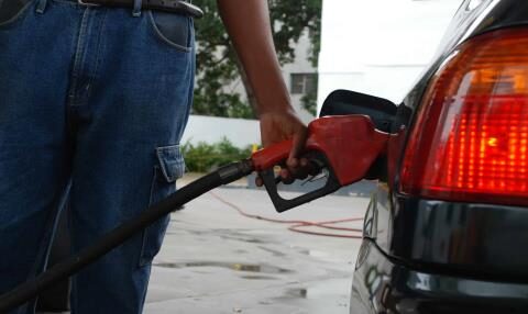 Government leaves fuel prices frozen again