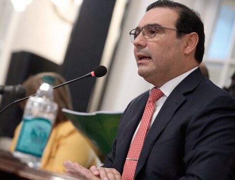 Governor Valdés said that he spoke with the President, who "was made available"