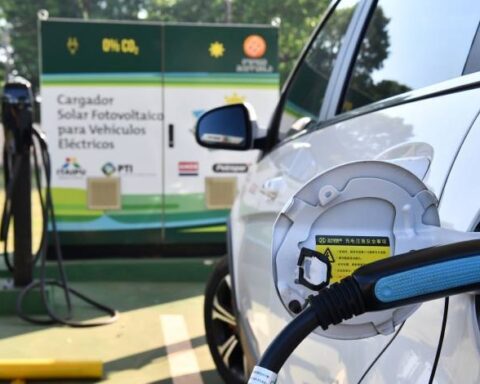 Green Route: the start-up of electric vehicle charging stations progresses